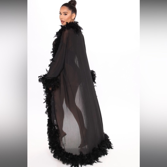 Luxurious Feather Mesh Long Robe - Picture 4 of 4